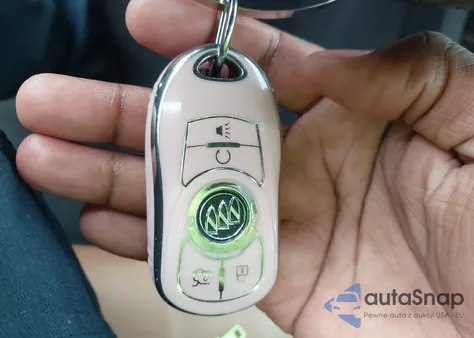 2017 Buick Lacrosse Essence z USA, uszkodzony, nr VIN 1G4ZP5SS9HU153569